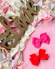 Load image into Gallery viewer, Hot Pink 1.5in Grosgrain Hairbow  Made with an alligator Hairclip or elastic headband

