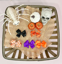 Load image into Gallery viewer, Orange Striped 1.5 in Grosgrain Hair bow  Made with an  Alligator Hair clip or elastic headband
